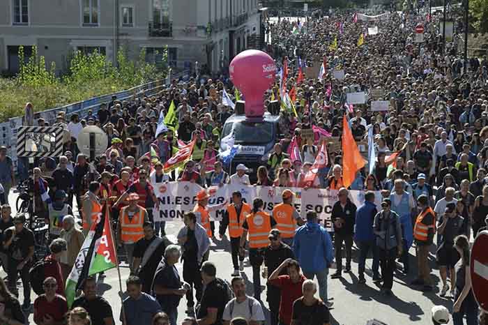 Francia: jornada de protestas contra el ajuste fiscal de Macron: reportan bloqueos y disturbios